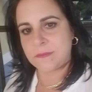 Meet your Posher, Idania